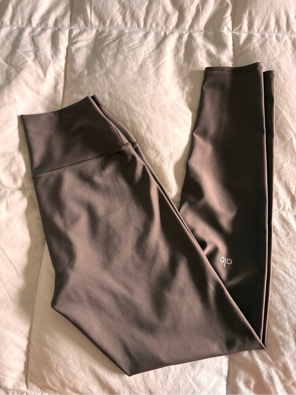ALO Yoga High-Waist Leggings in Dark Brown